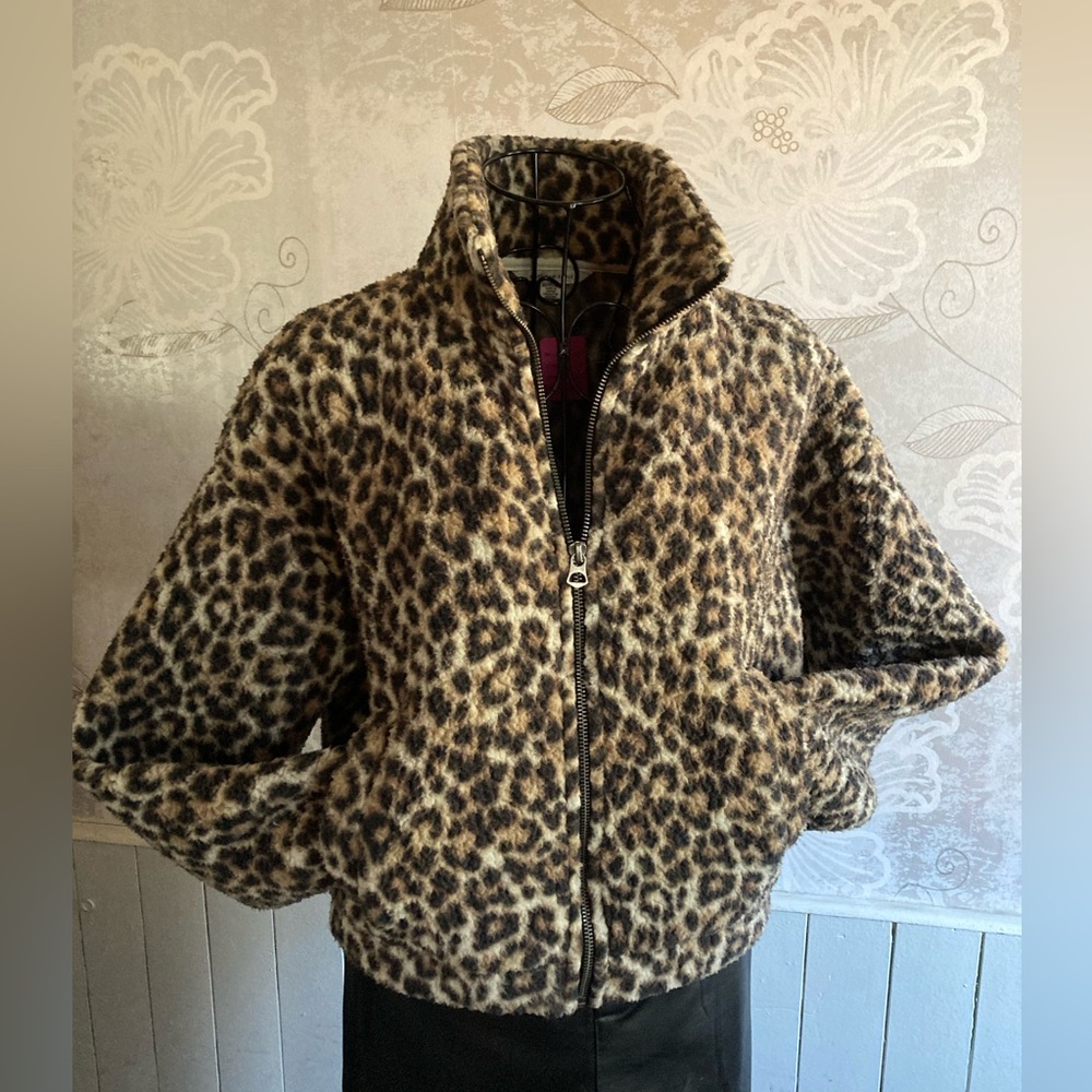 American Eagle Leopard print full zipper, cropped fleece jacket size xs